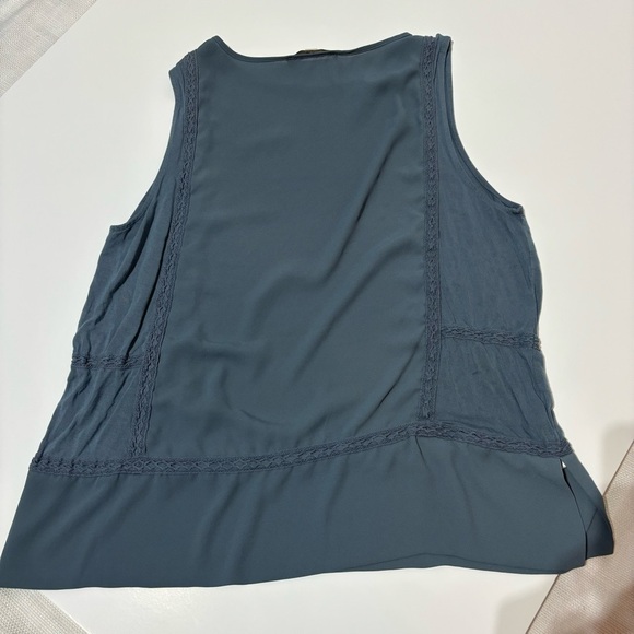 Loft Summer Sleeveless Detailed Top Size L - Picture 3 of 11
